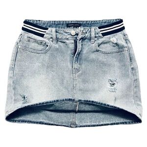 KENDALL + KYLIE NWOT 90’s inspired distressed jean mini skirt